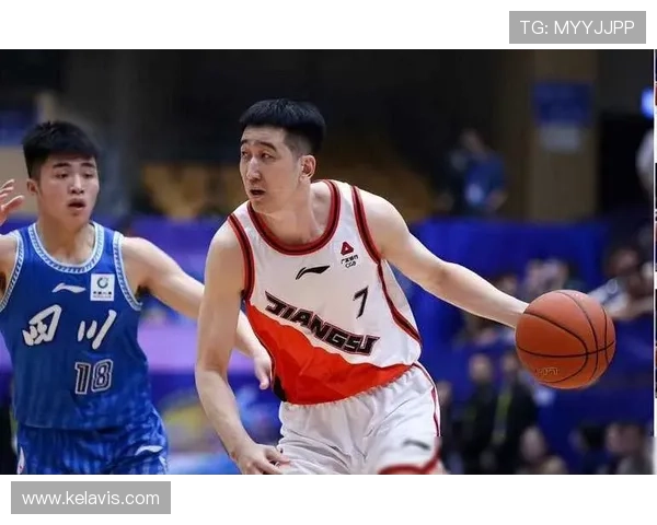 [CBA]四川男篮连续进攻 王薪凯三分一箭穿心.